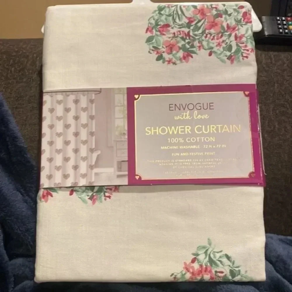 Envogue  with love shower curtain 72 x 72 Hearts